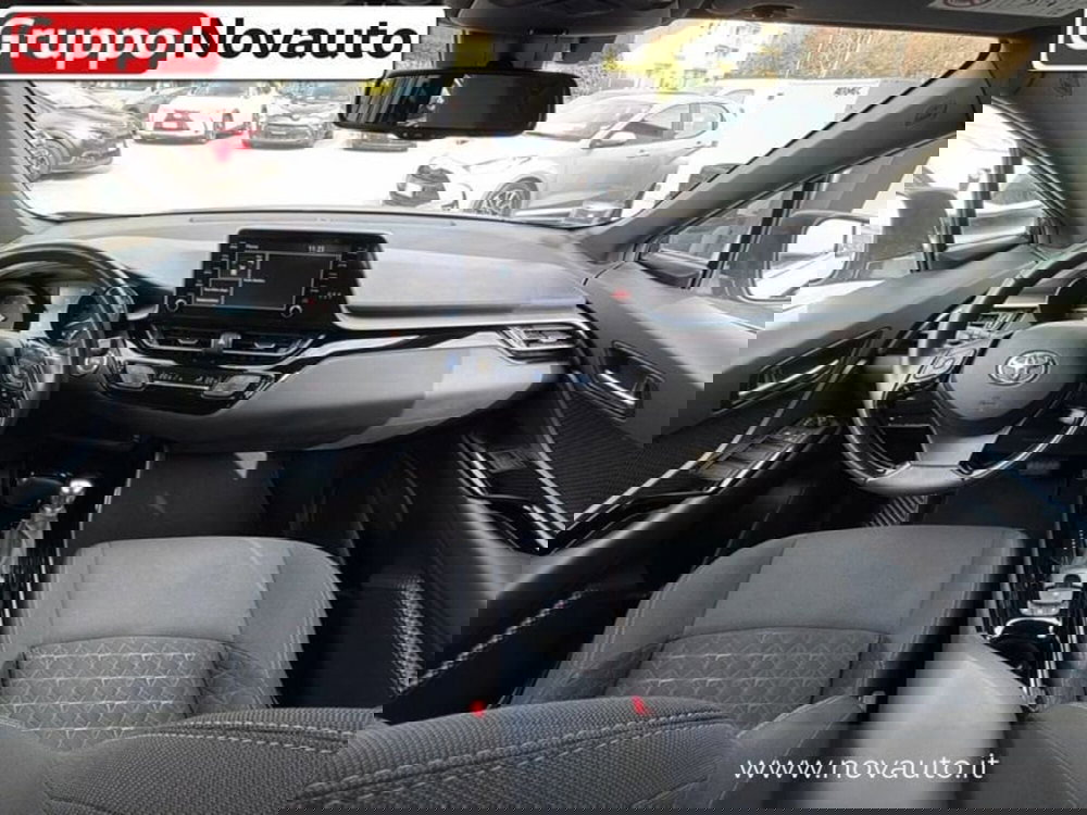 Toyota Toyota C-HR usata a Varese (18)