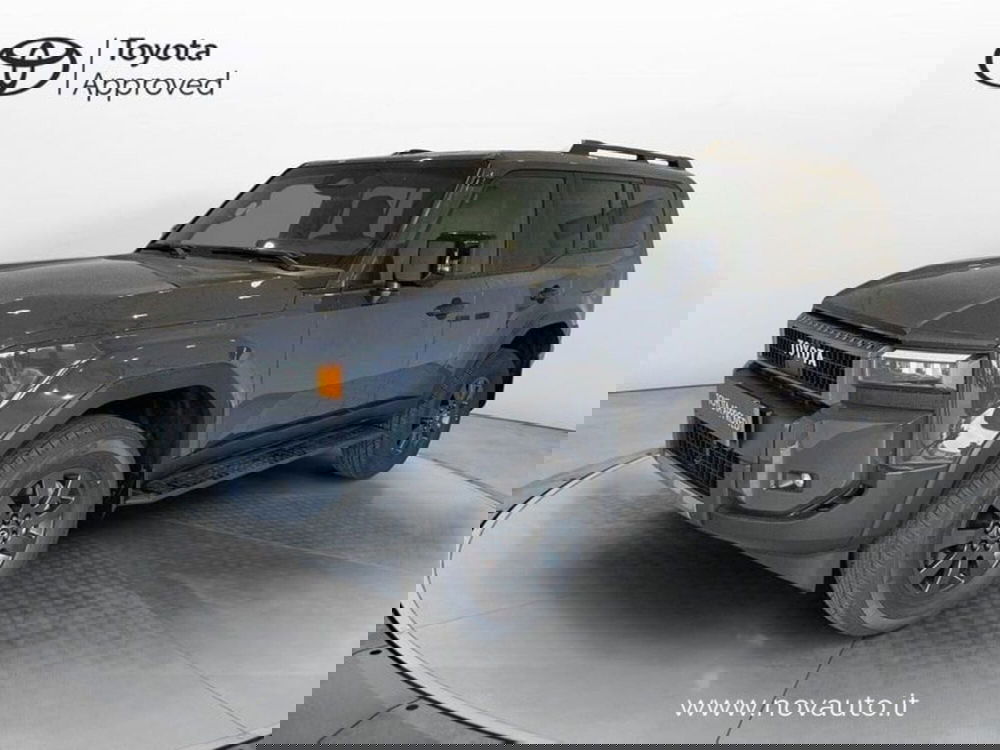 Toyota Land Cruiser nuova a Varese