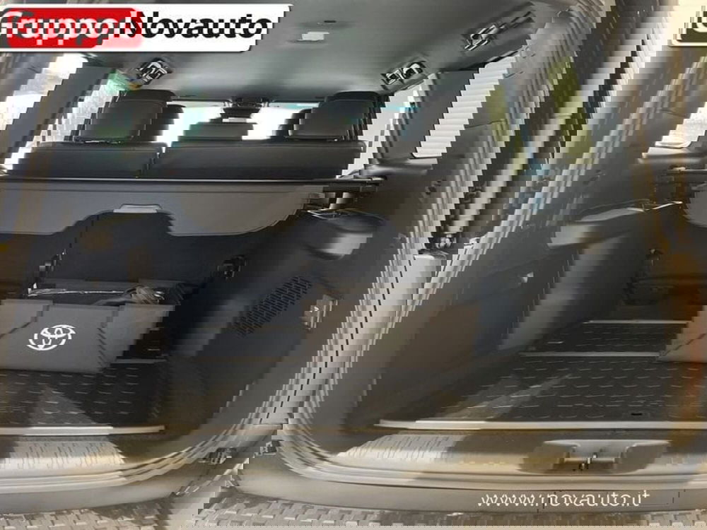 Toyota Land Cruiser nuova a Varese (10)