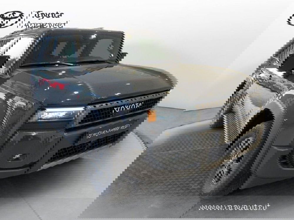 Toyota Land Cruiser nuova a Varese (6)