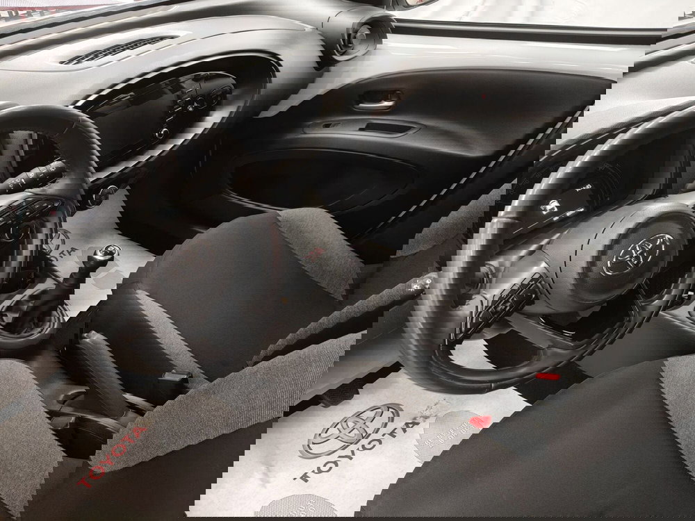 Toyota Aygo X usata a Roma (12)