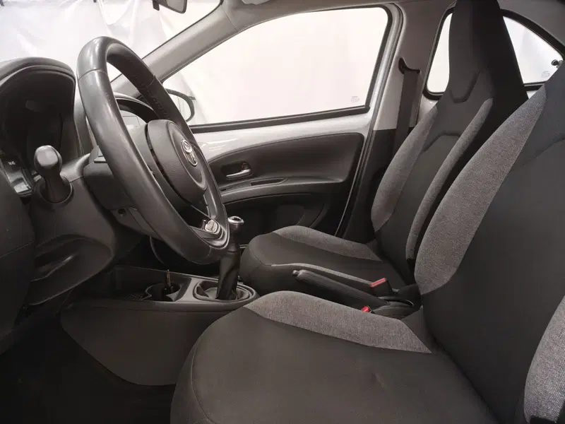 Toyota Aygo X usata a Roma (14)