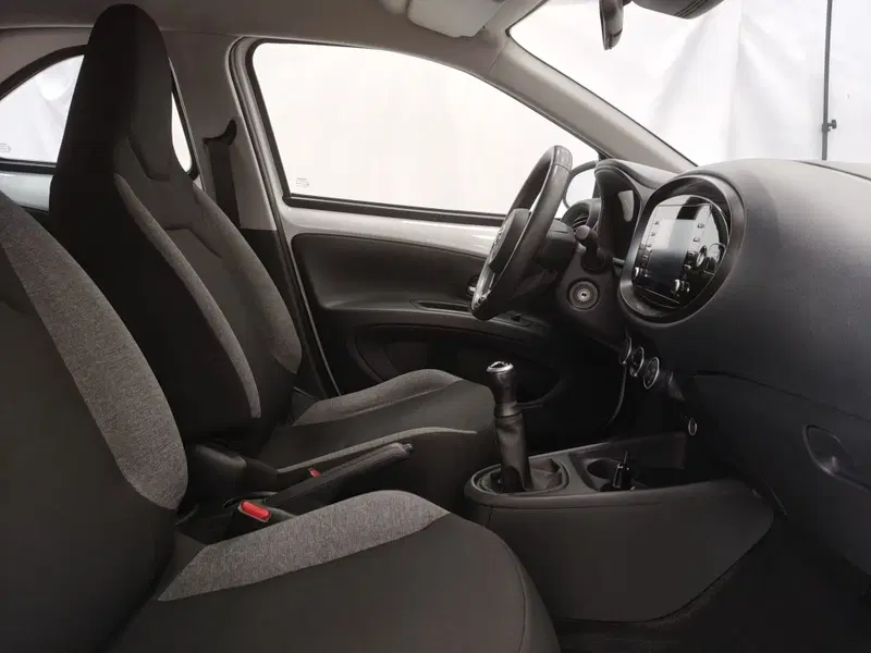 Toyota Aygo X usata a Roma (6)