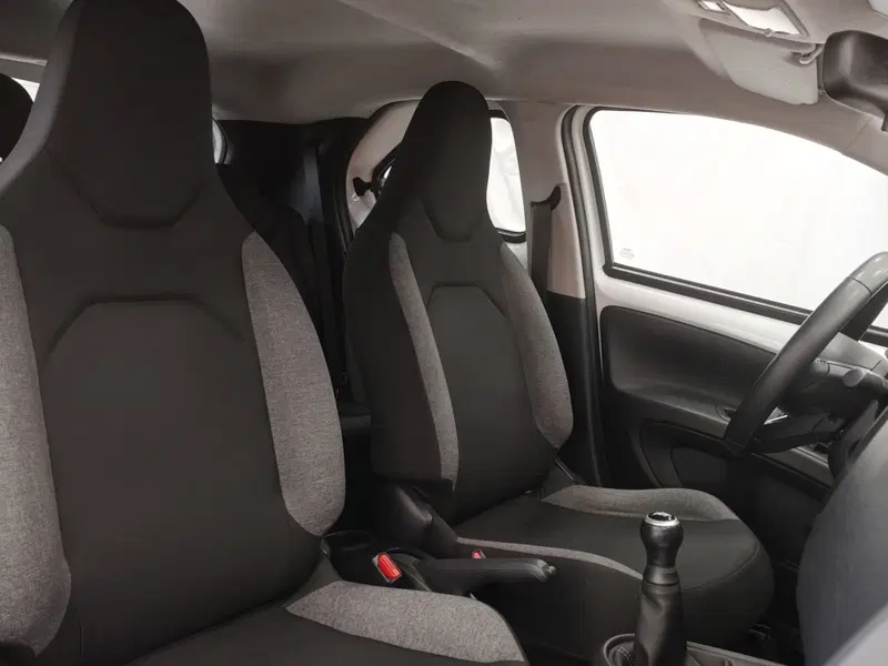 Toyota Aygo X usata a Roma (7)