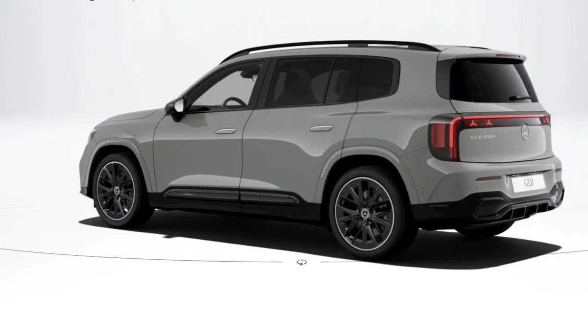 Mercedes-Benz GLB EQ nuova a Bergamo (2)