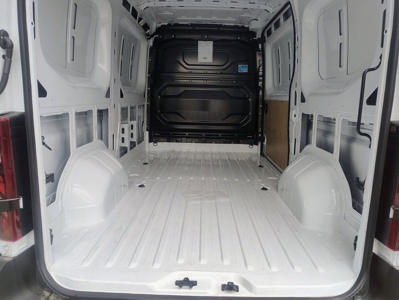 Nissan Interstar Furgone nuova a Bologna (13)