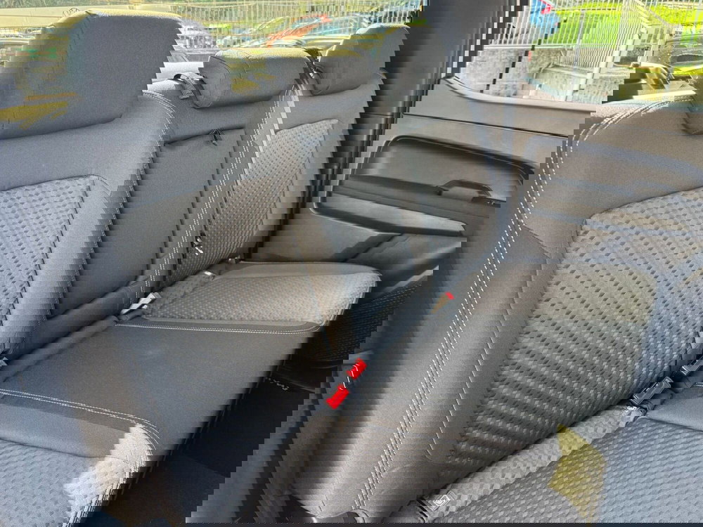 Volkswagen Amarok nuova a Varese (12)