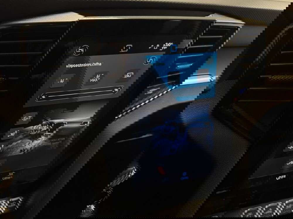 Volkswagen Amarok nuova a Varese (16)