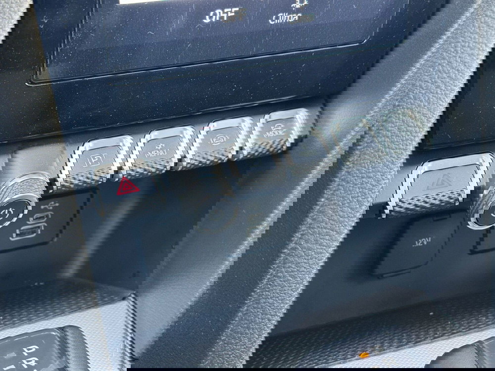 Volkswagen Amarok nuova a Varese (19)