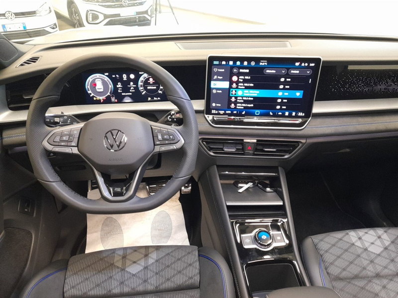 Volkswagen Tayron nuova a Bologna (16)
