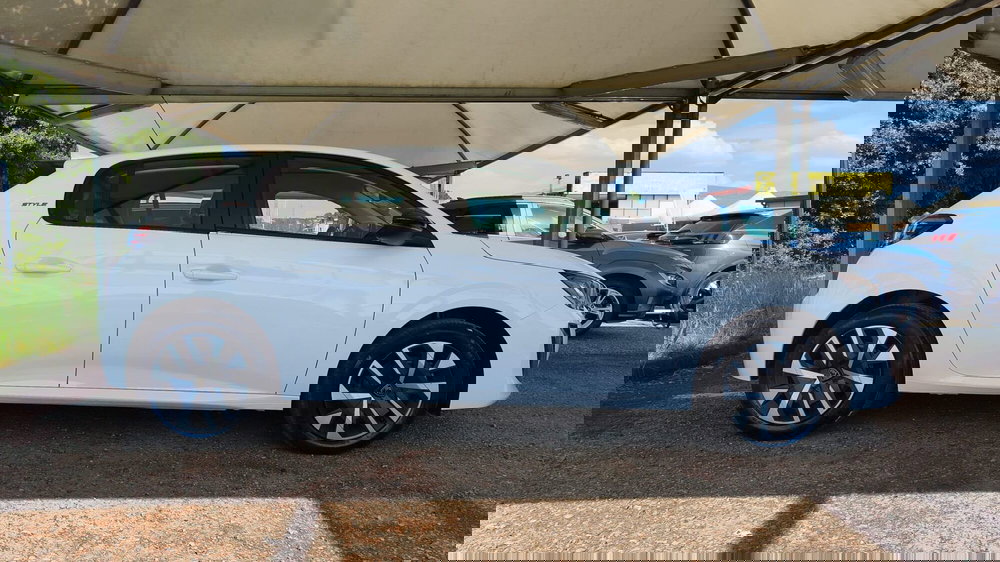 Peugeot 208 nuova a Firenze (10)