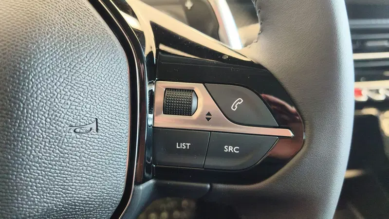 Peugeot 208 nuova a Firenze (17)