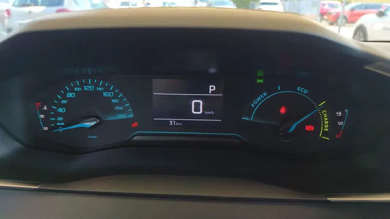 Peugeot 208 nuova a Firenze (2)