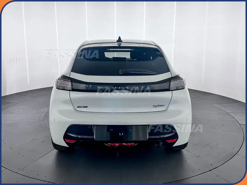 Peugeot 208 nuova a Milano (5)