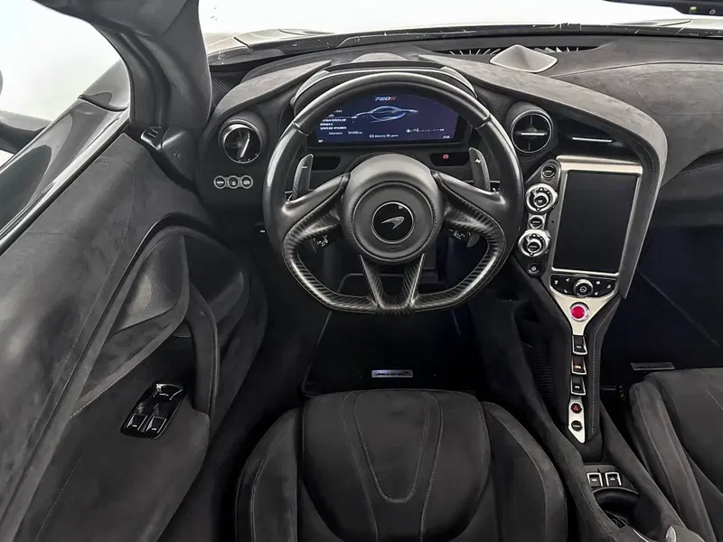 McLaren 720S Cabrio usata a Milano (12)