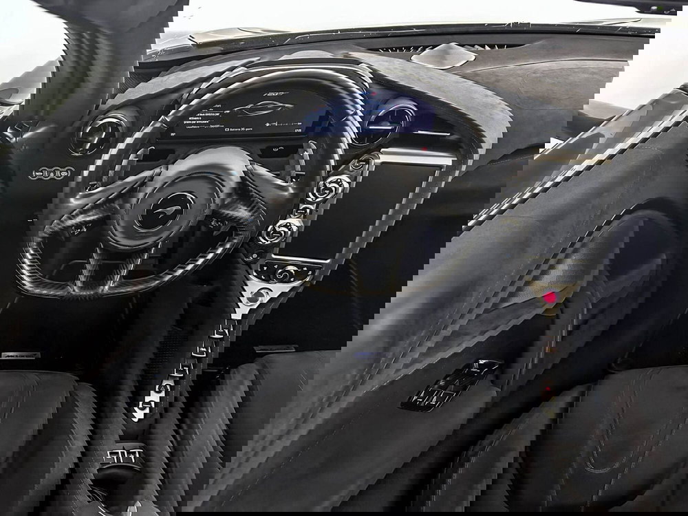 McLaren 720S Cabrio usata a Milano (12)