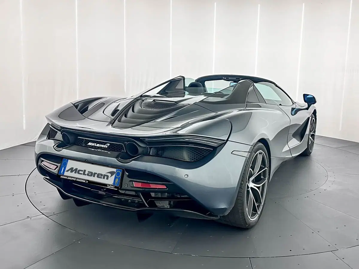 McLaren 720S Cabrio usata a Milano (8)