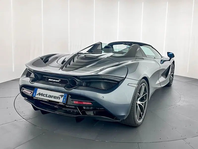 McLaren 720S Cabrio usata a Milano (8)