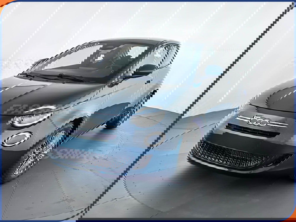 Fiat 500 nuova a Milano (3)