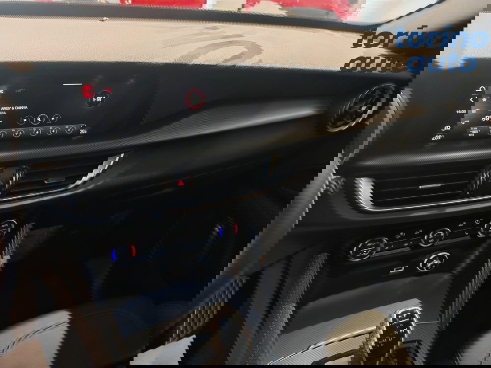 Alfa Romeo Stelvio usata a Torino (12)