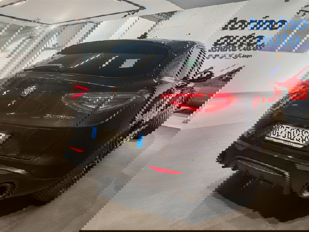 Alfa Romeo Stelvio usata a Torino (5)