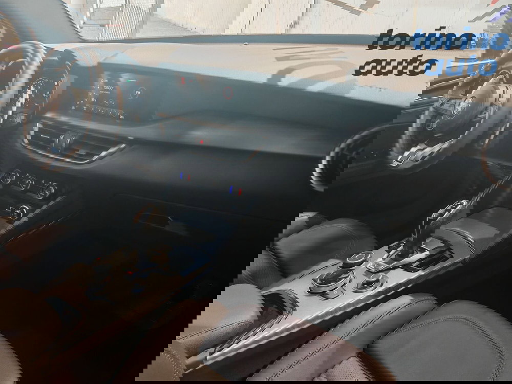 Alfa Romeo Stelvio usata a Torino (6)