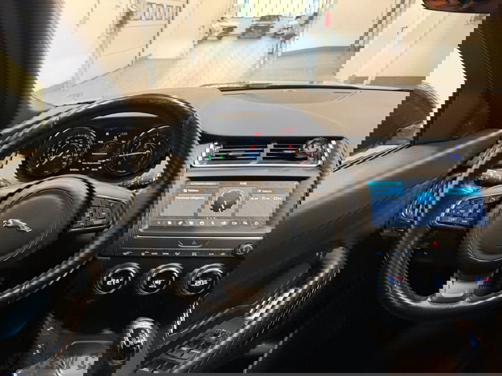 Jaguar E-Pace usata a Varese (10)
