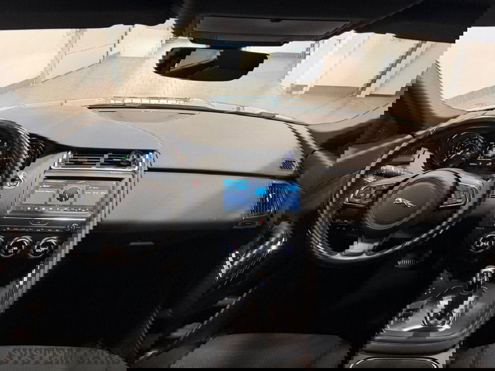 Jaguar E-Pace usata a Varese (11)