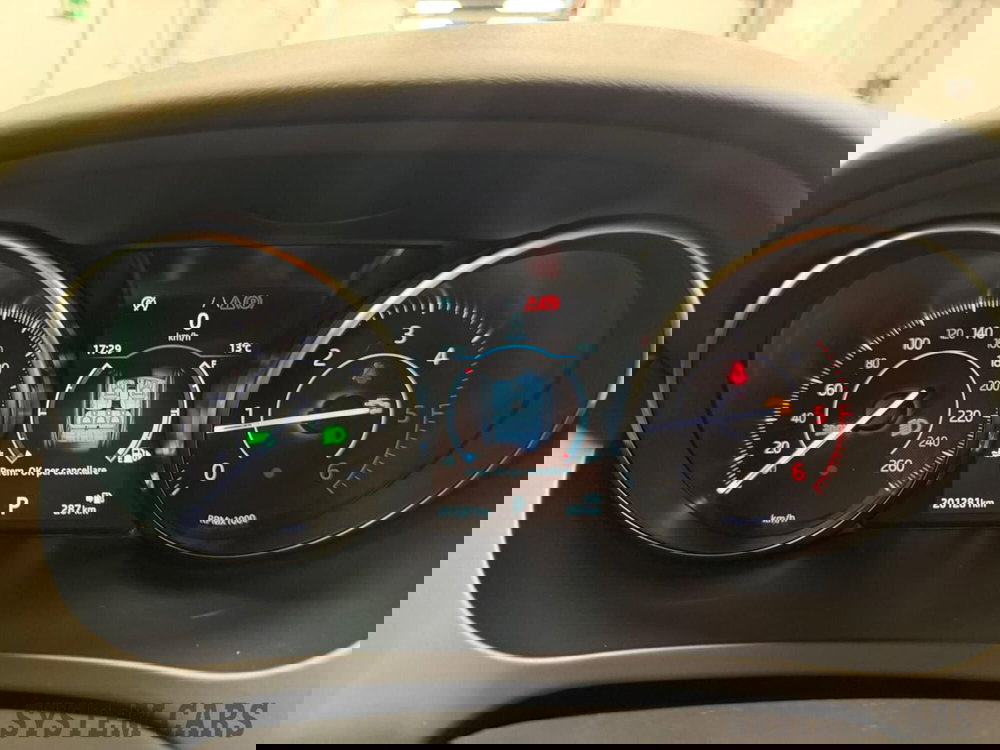 Jaguar E-Pace usata a Varese (9)