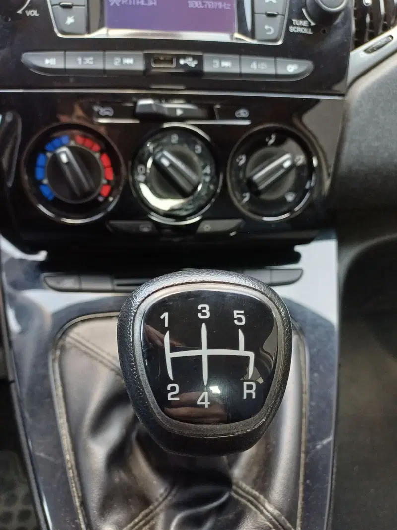 Lancia Ypsilon usata a Modena (14)