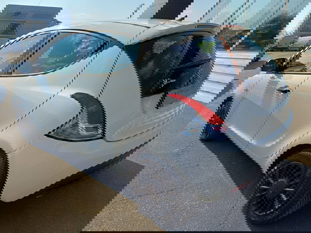 Lancia Ypsilon usata a Modena (7)