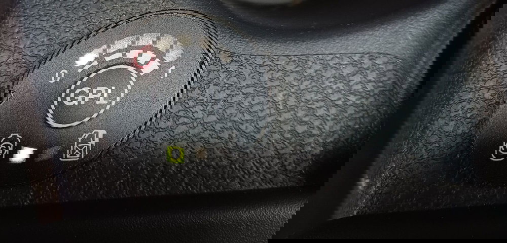 Dacia Lodgy usata a Modena (14)