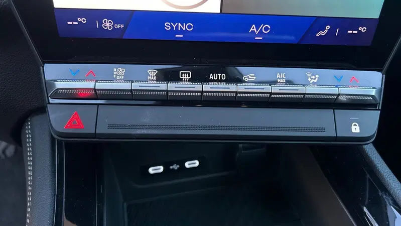 Renault Rafale nuova a Padova (11)
