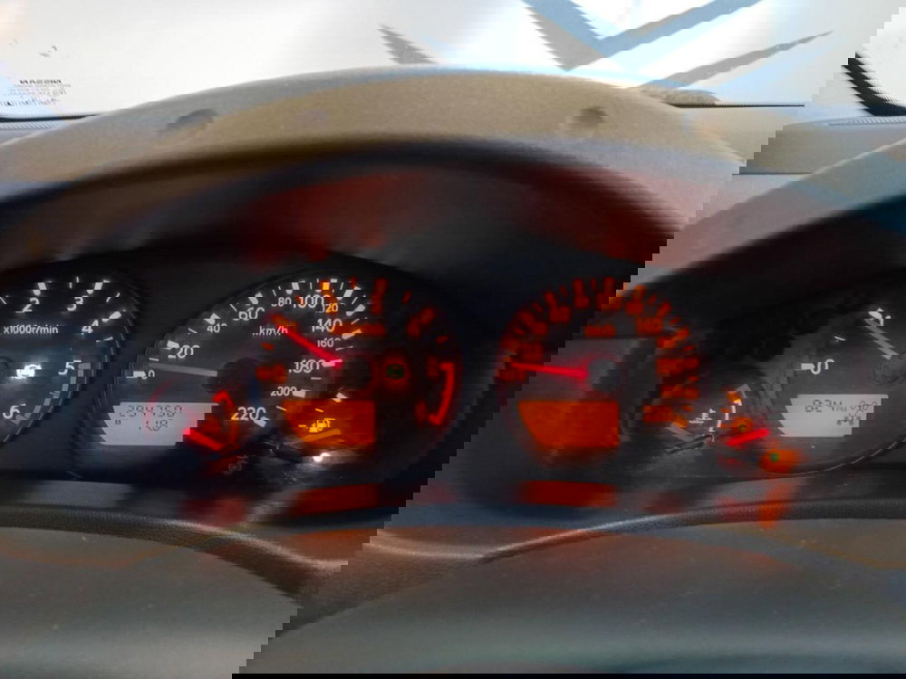 Nissan Navara usata a Varese (12)