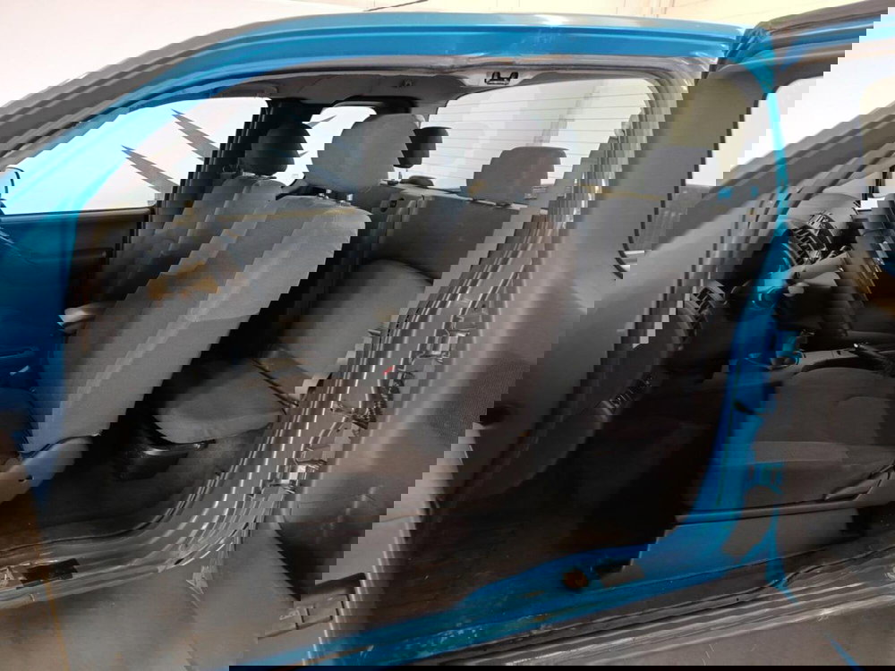 Nissan Navara usata a Varese (9)