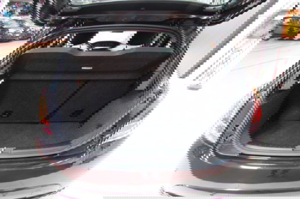 Lancia Ypsilon usata a Milano (14)