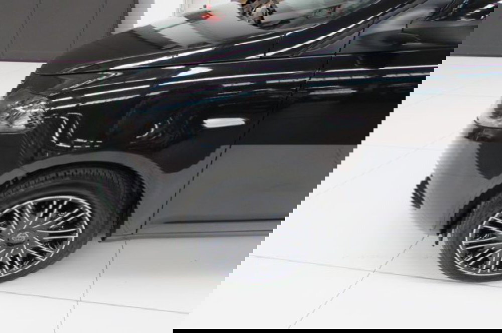 Lancia Ypsilon usata a Milano (5)