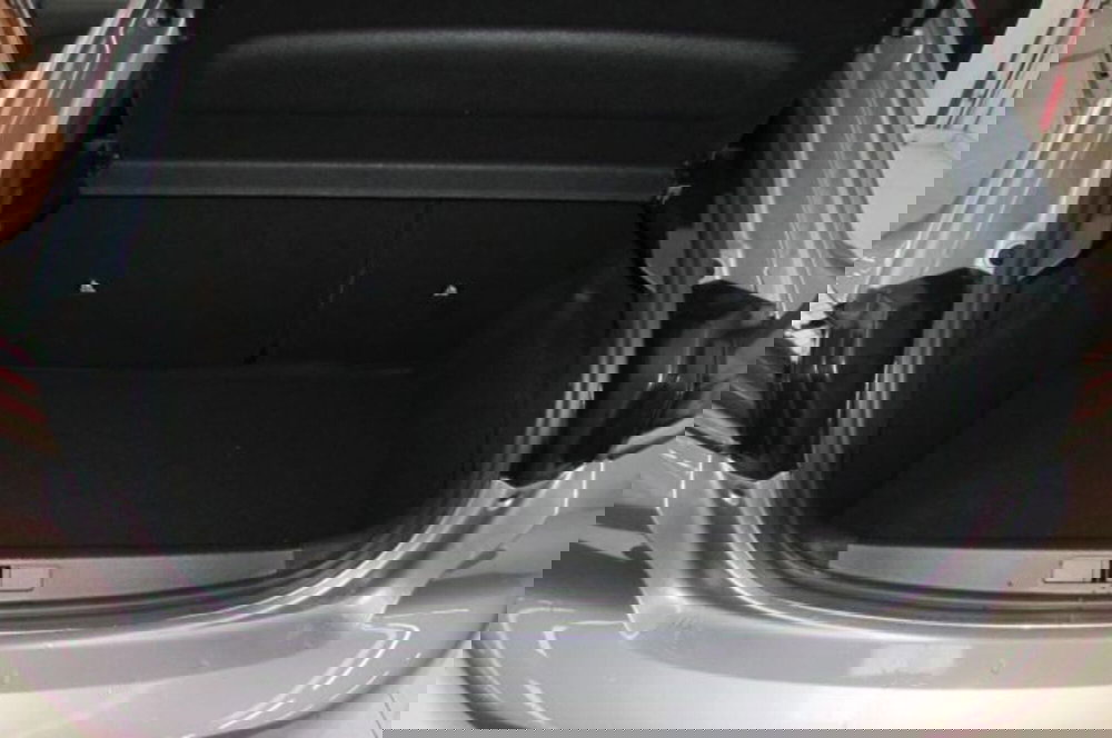 Peugeot 208 nuova a Milano (13)