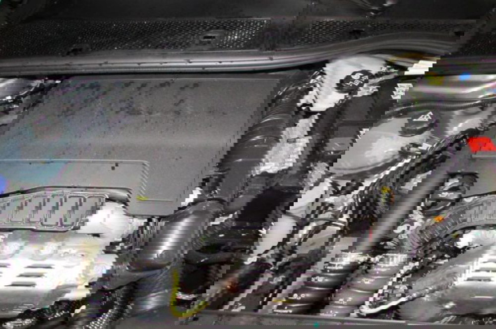 Peugeot 208 nuova a Milano (17)