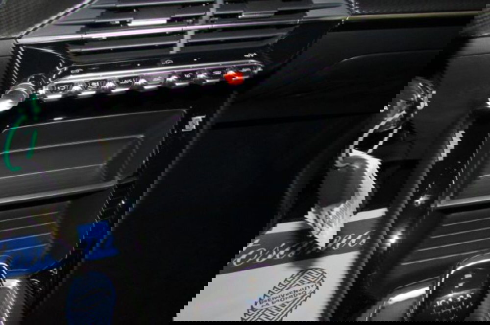 Peugeot 208 nuova a Milano (9)