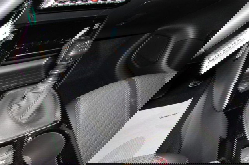 Peugeot 208 nuova a Milano (11)