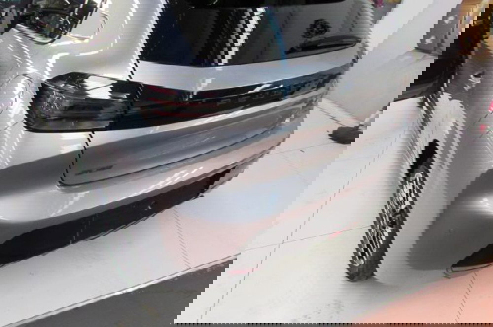 Peugeot 208 nuova a Milano (16)