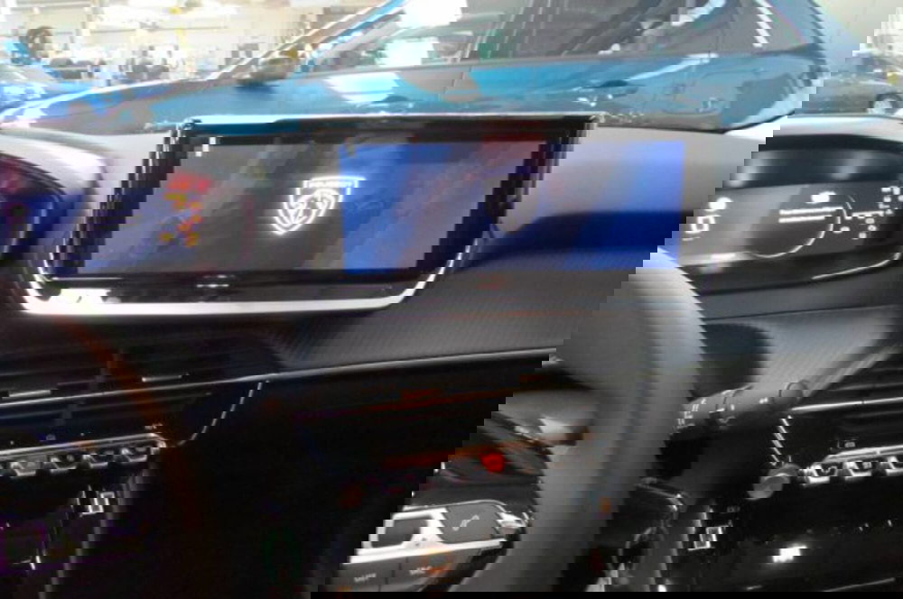 Peugeot 208 nuova a Milano (8)