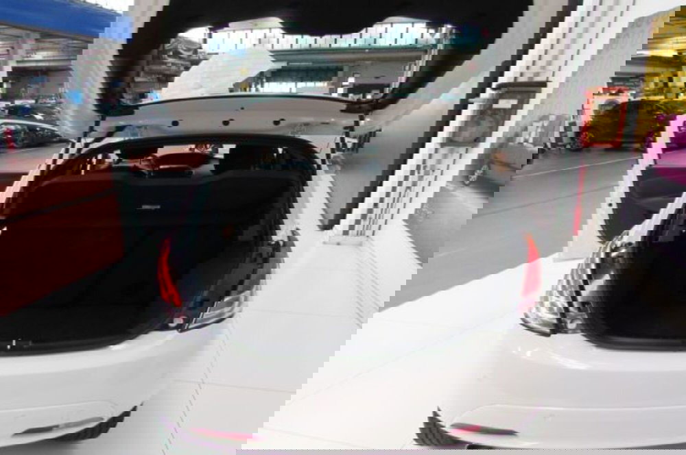 Lancia Ypsilon usata a Milano (13)