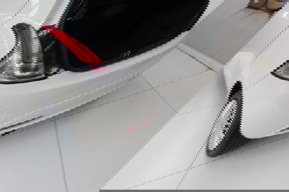 Lancia Ypsilon usata a Milano (14)