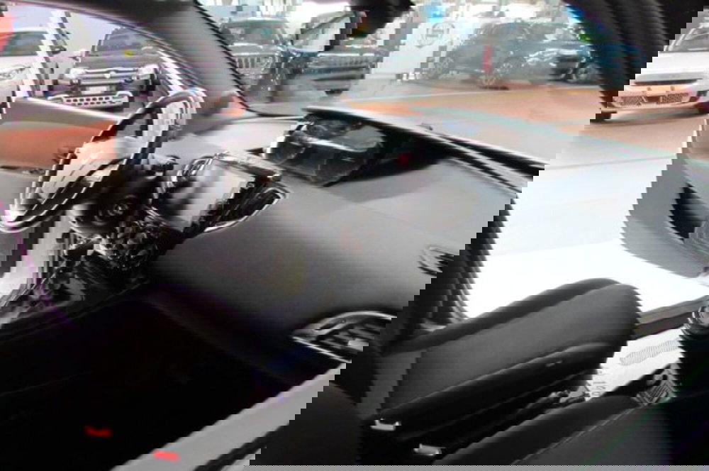 Lancia Ypsilon usata a Milano (15)