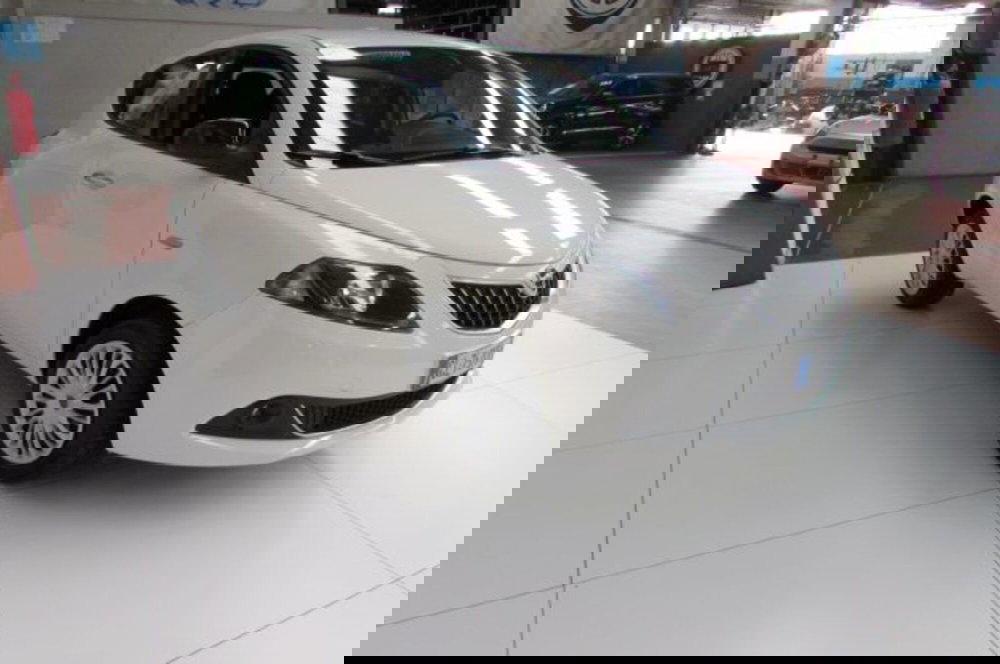 Lancia Ypsilon usata a Milano (2)