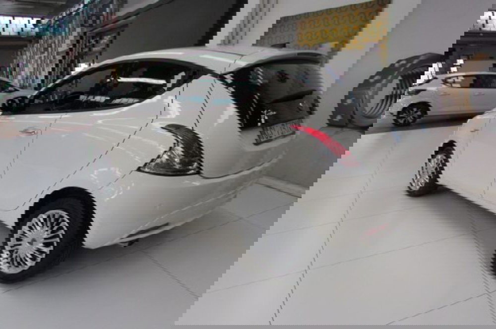 Lancia Ypsilon usata a Milano (3)