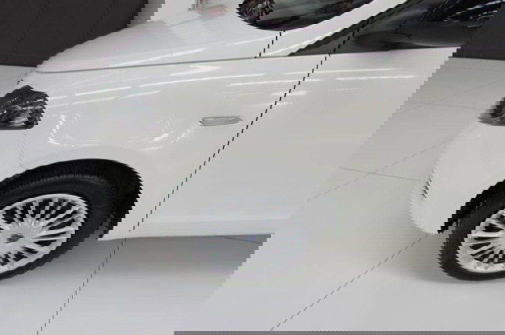 Lancia Ypsilon usata a Milano (5)