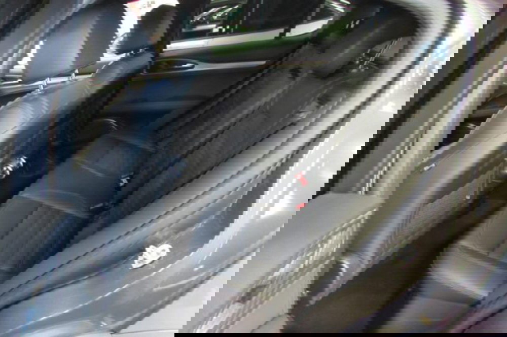 Alfa Romeo Stelvio usata a Milano (12)